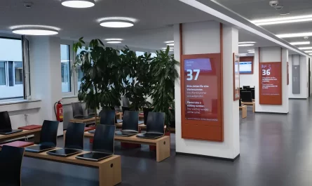 Digital signage for government