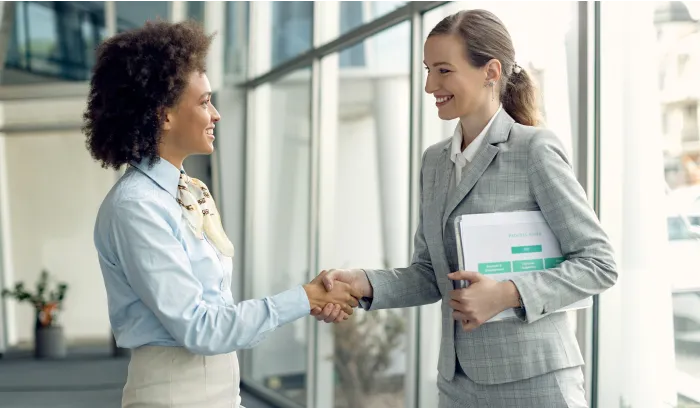 Offer guided visits from the kiosk to the destination